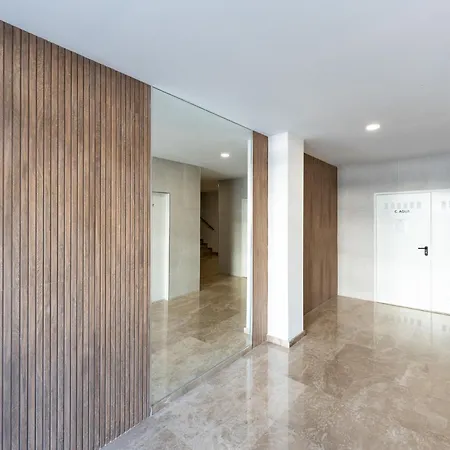 Malagasuite Quintana Holidays * 托雷莫利诺斯