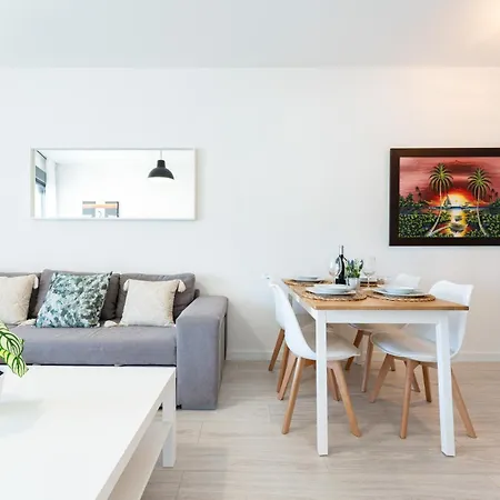 Malagasuite Quintana Holidays 托雷莫利诺斯